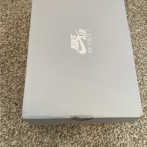 NEW IN BOX WOMEN’S AIR FORCE 1 - Picture 8 of 10